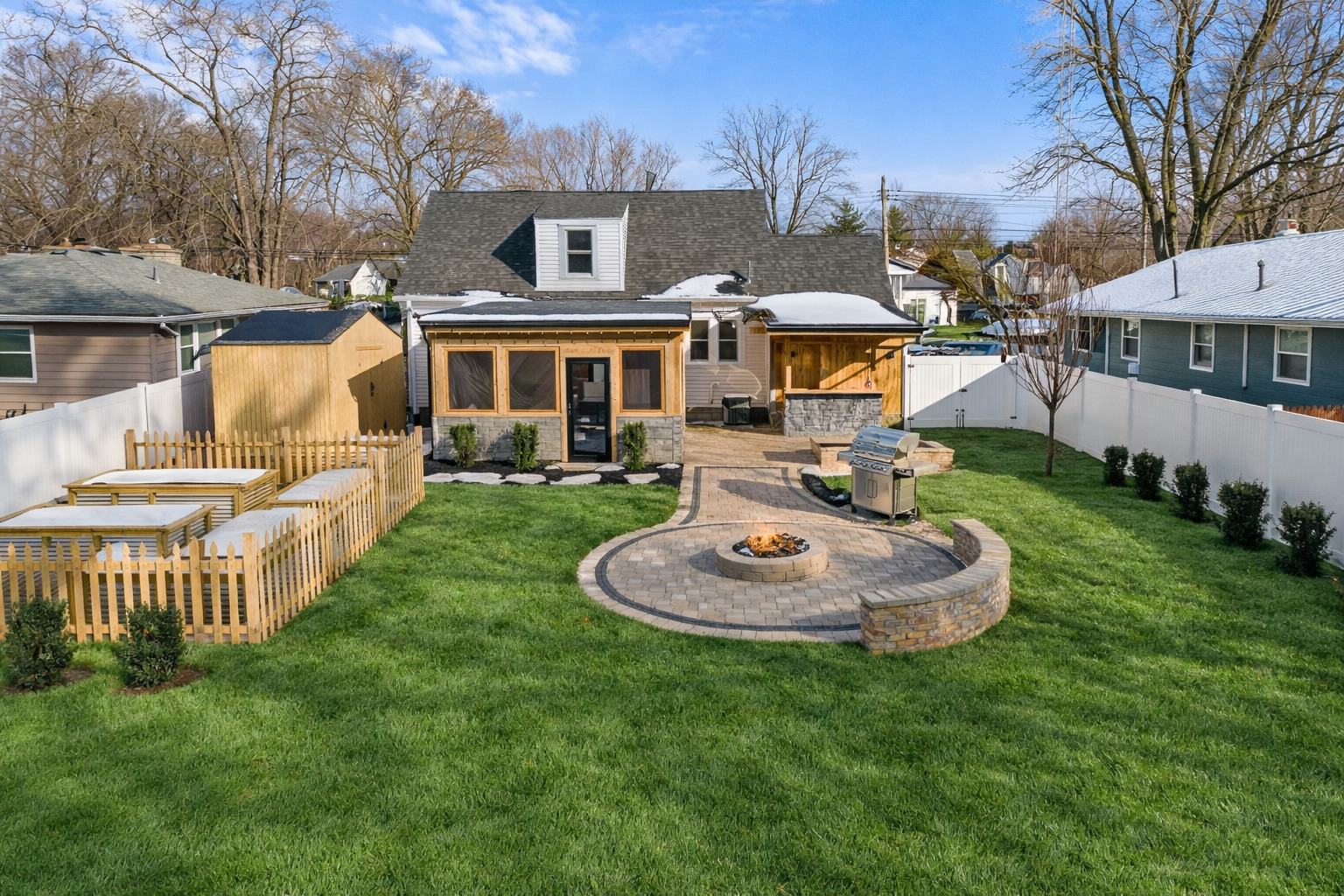 1025 Queen Anne Street