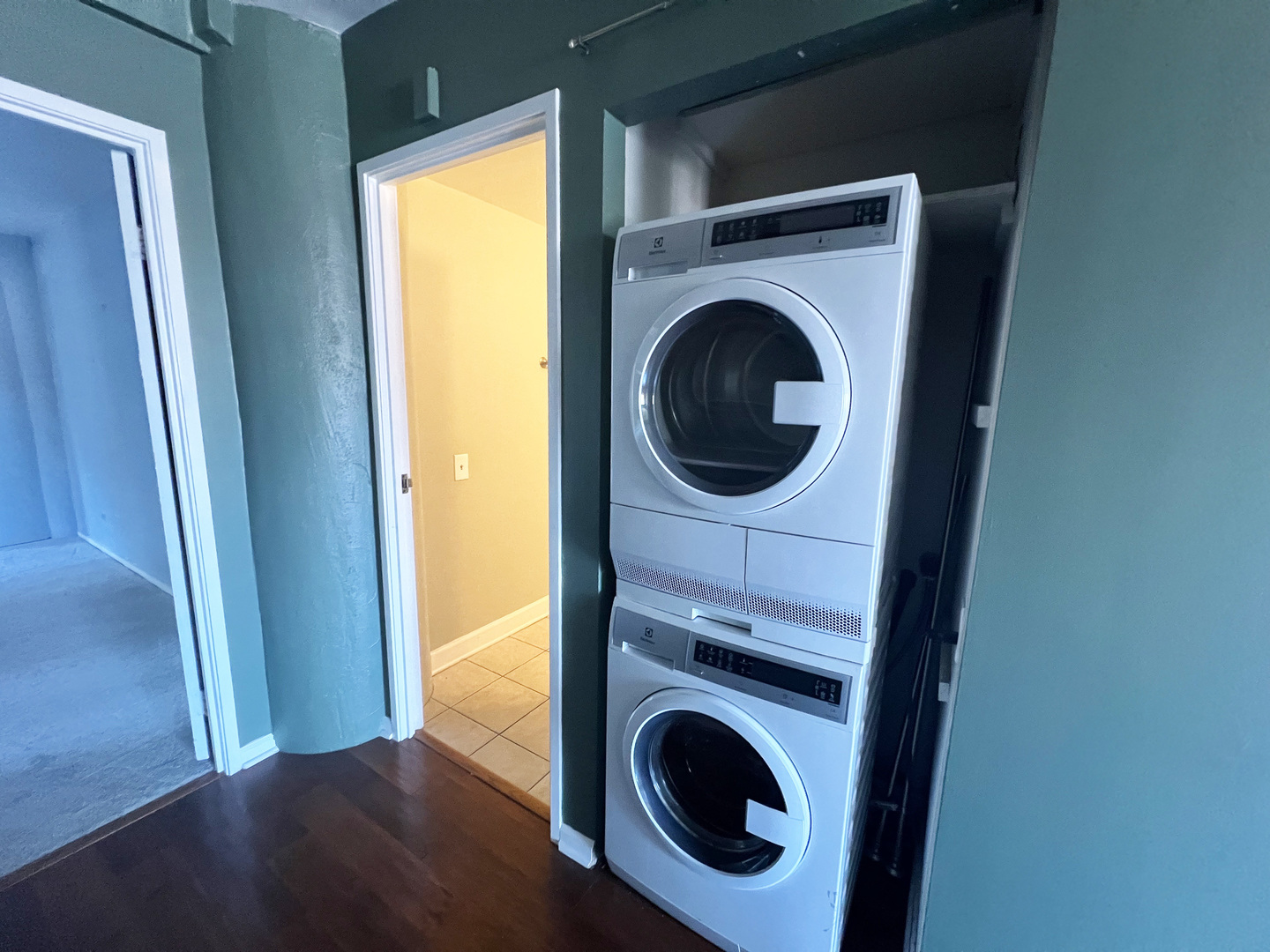 345 N Canal Street 1205