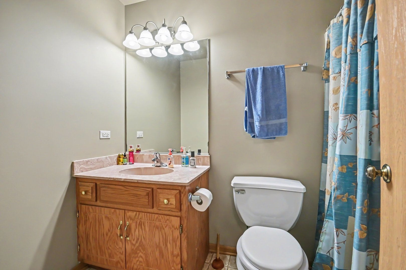 5712 Kathryn Lane