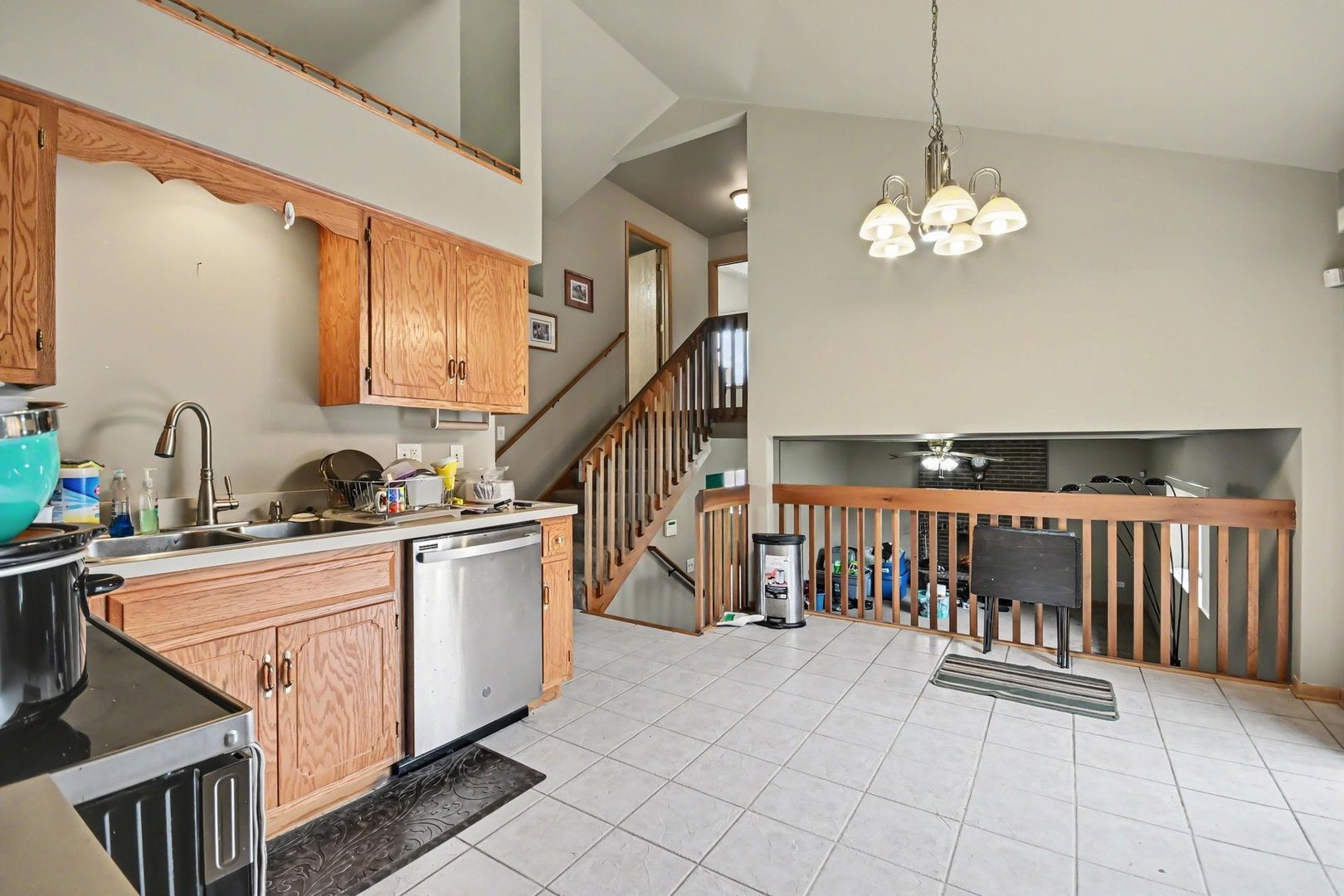 5712 Kathryn Lane