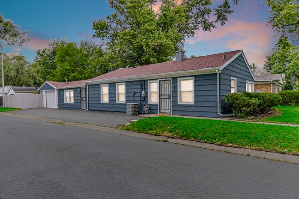 16840 BULGER AVE, HAZEL CREST, IL 60429 - Image 6cb0a8a3a059d00ab62acb3e9fc6f34f/1551572414