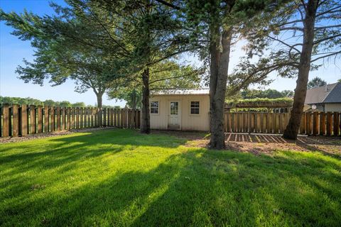 Tiny photo for 1810 Cardinal Court, Pontiac, IL 61764 (MLS # 12388515)