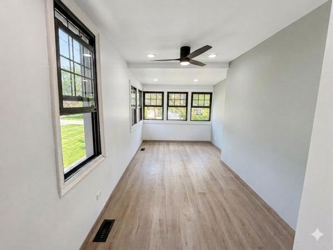 Tiny photo for 1836 Hartrey Avenue, Evanston, IL 60201 (MLS # 12628254)