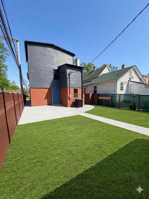 Tiny photo for 1836 Hartrey Avenue, Evanston, IL 60201 (MLS # 12628254)