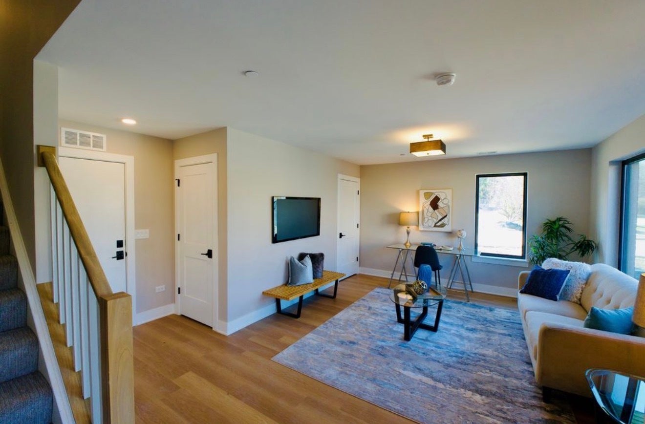 172 Pointe Drive 172