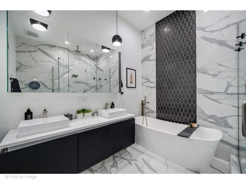 Tiny photo for 1425 W Fullerton Avenue #4S, Chicago, IL 60614 (MLS # 12320125)