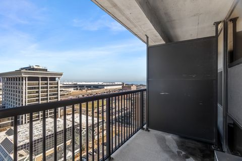 Tiny photo for 2605 S Indiana Avenue #1604, Chicago, IL 60616 (MLS # 12604505)