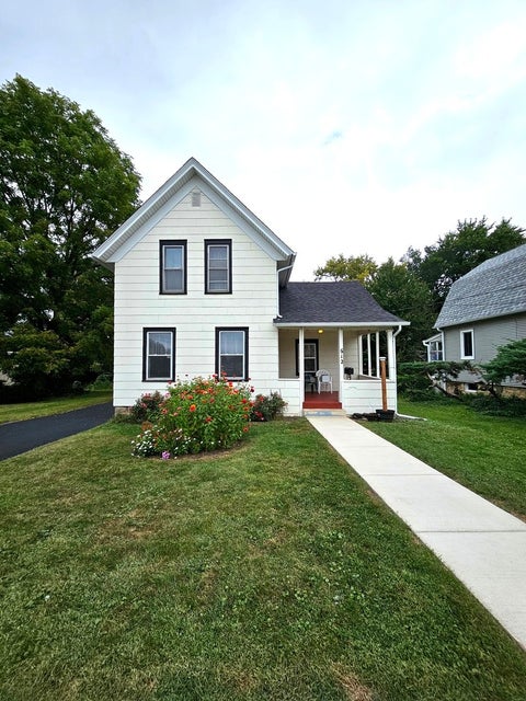 Photo of 612 Page Avenue, Elgin, IL 60120 (MLS # 12764038)
