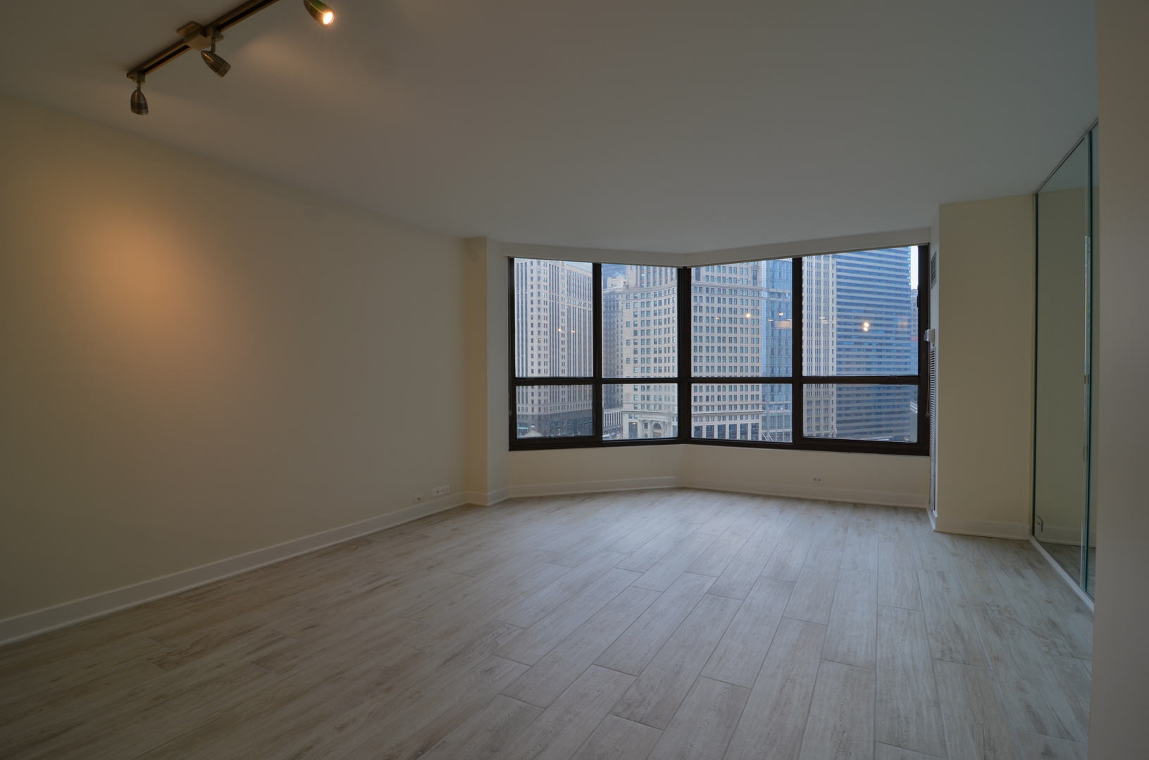 405 N WABASH Avenue 707