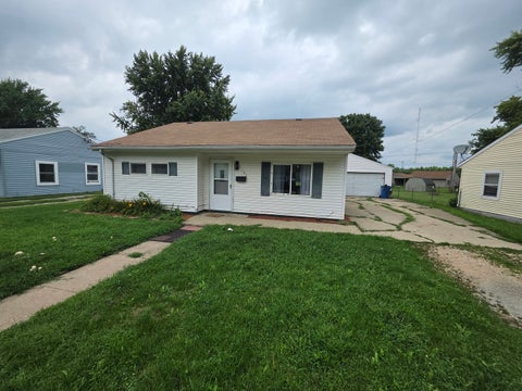 Photo of 2102 Chestnut Avenue, Sterling, IL 61081 (MLS # 12727313)