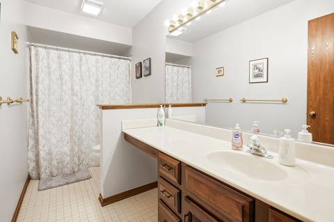 Tiny photo for 615 Waverly Drive #C, Elgin, IL 60120 (MLS # 12729674)