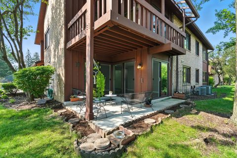 Tiny photo for 1415 Chartres Drive #1F, Northbrook, IL 60062 (MLS # 12461966)
