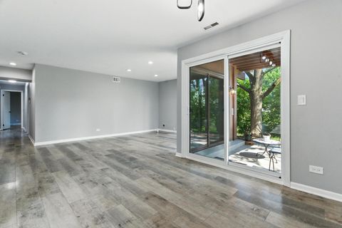 Tiny photo for 1415 Chartres Drive #1F, Northbrook, IL 60062 (MLS # 12461966)