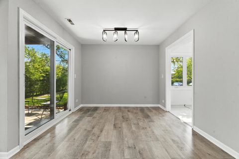 Tiny photo for 1415 Chartres Drive #1F, Northbrook, IL 60062 (MLS # 12461966)