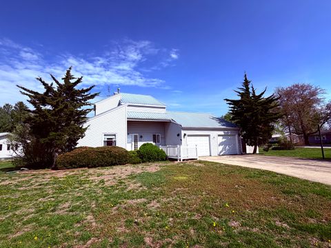 Photo of 408 E Croan Street, Irvington, IL 62848 (MLS # 12611974)