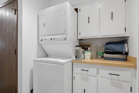 Tiny photo for 6549 W 64th Place #2W, Chicago, IL 60638 (MLS # 12773214)