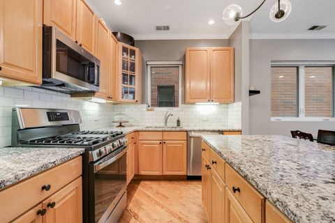 Tiny photo for 2735 N Kenmore Avenue #2S, Chicago, IL 60614 (MLS # 12479738)