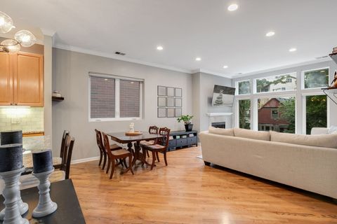 Tiny photo for 2735 N Kenmore Avenue #2S, Chicago, IL 60614 (MLS # 12479738)