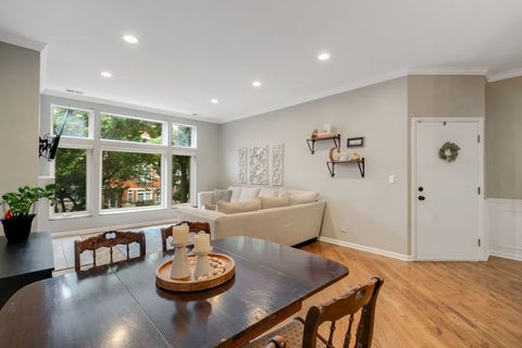 Tiny photo for 2735 N Kenmore Avenue #2S, Chicago, IL 60614 (MLS # 12479738)