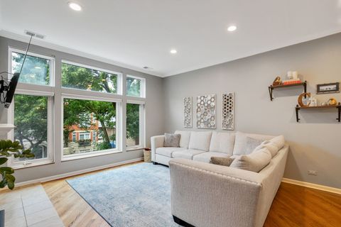 Tiny photo for 2735 N Kenmore Avenue #2S, Chicago, IL 60614 (MLS # 12479738)
