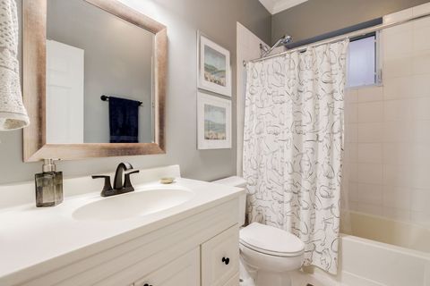 Tiny photo for 2735 N Kenmore Avenue #2S, Chicago, IL 60614 (MLS # 12479738)