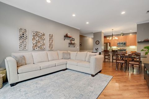 Tiny photo for 2735 N Kenmore Avenue #2S, Chicago, IL 60614 (MLS # 12479738)