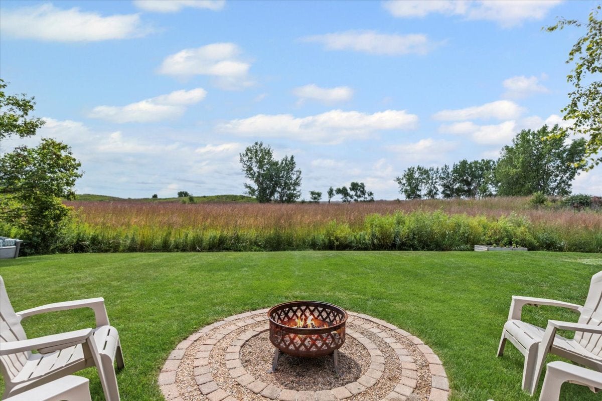 1117 Hedgerow Drive