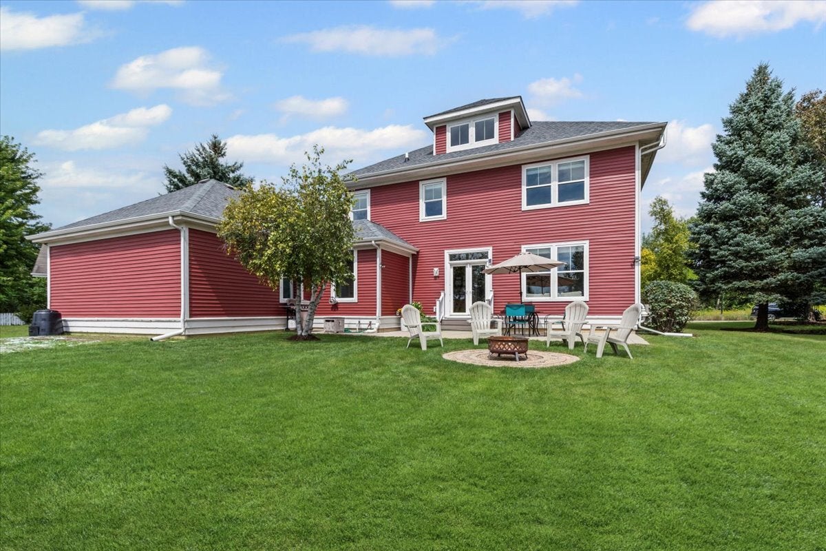 1117 Hedgerow Drive