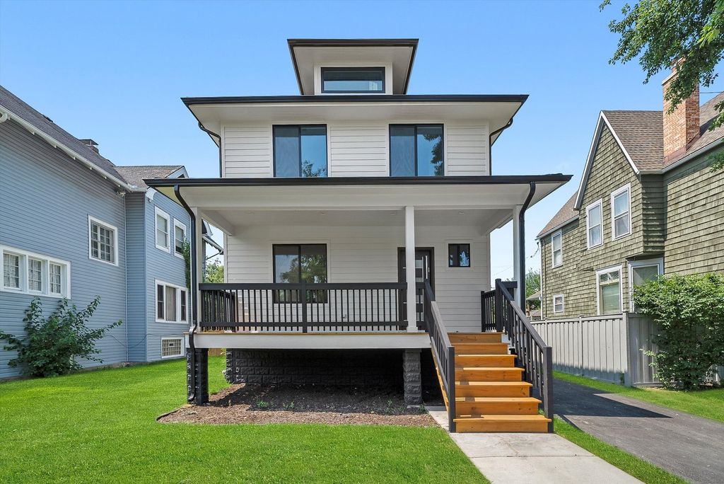 Photo for 412 S 6th Avenue, Maywood, IL 60153 (MLS # 12486658)