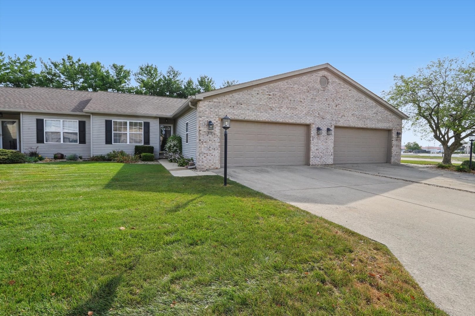 512 Stonecrest Drive 512