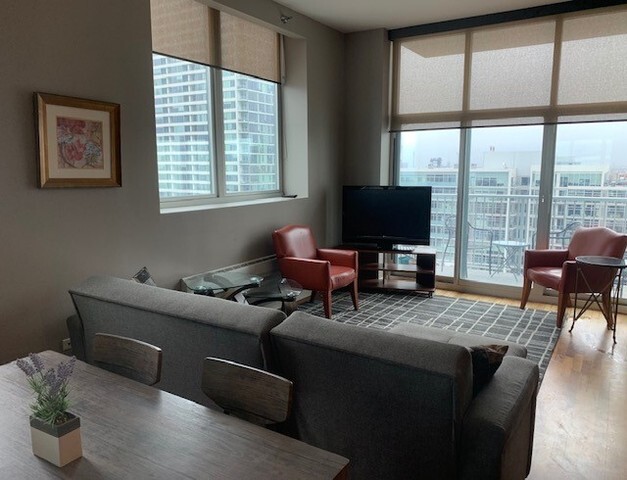 1600 S Indiana Avenue 1310