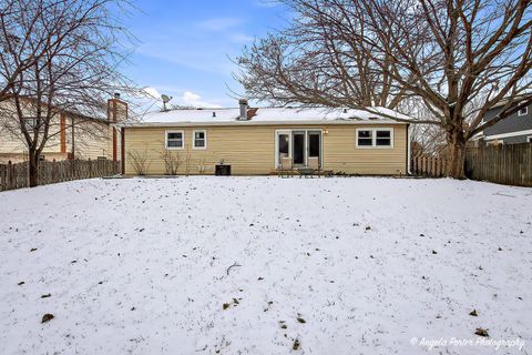 Tiny photo for 216 Waterbury Circle, Lake Villa, IL 60046 (MLS # 12550362)