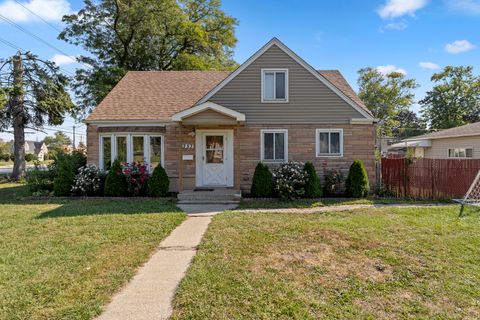 Photo of 253 E Grand Avenue, Melrose Park, IL 60164 (MLS # 12504488)