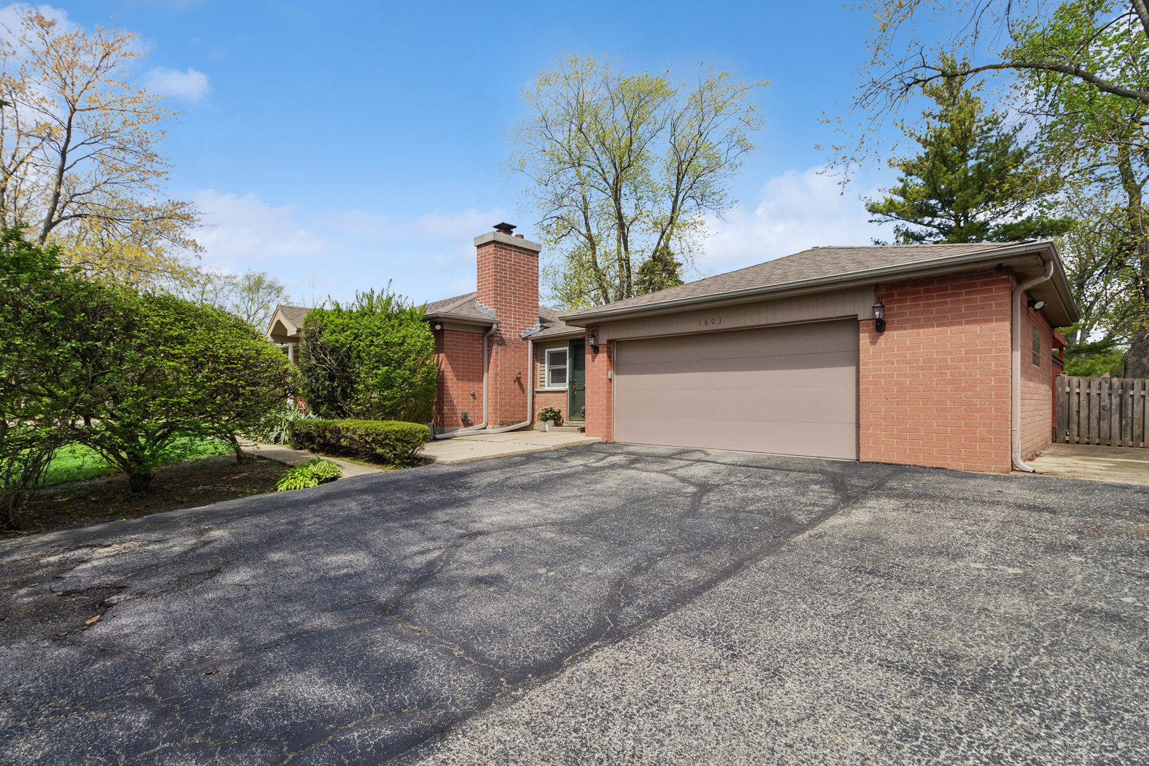 1603 N Evergreen Avenue