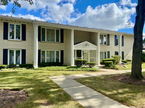 Photo of 1306 S New Wilke Road #2B, Arlington Heights, IL 60005 (MLS # 12488662)