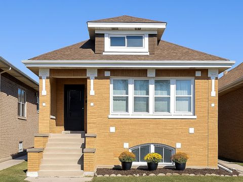 Photo of 7871 W Oakleaf Avenue, Elmwood Park, IL 60707 (MLS # 12504091)