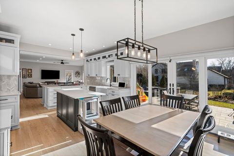 Tiny photo for 2005 N Woodland Lane, Arlington Heights, IL 60004 (MLS # 12596105)