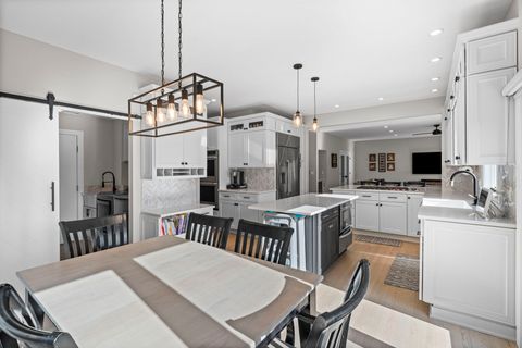 Tiny photo for 2005 N Woodland Lane, Arlington Heights, IL 60004 (MLS # 12596105)