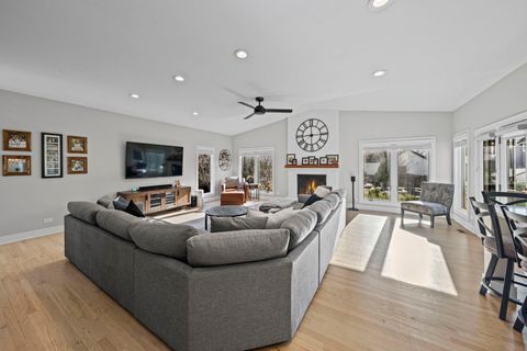 Tiny photo for 2005 N Woodland Lane, Arlington Heights, IL 60004 (MLS # 12596105)