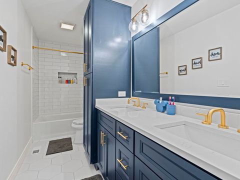 Tiny photo for 2005 N Woodland Lane, Arlington Heights, IL 60004 (MLS # 12596105)