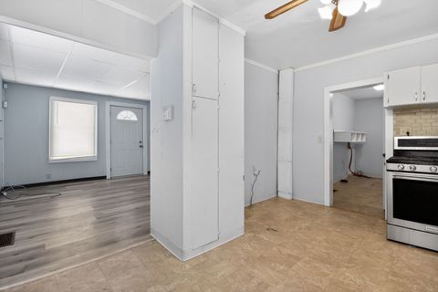 Tiny photo for 1622 E Cornell Avenue, Springfield, IL 62703 (MLS # 12562092)