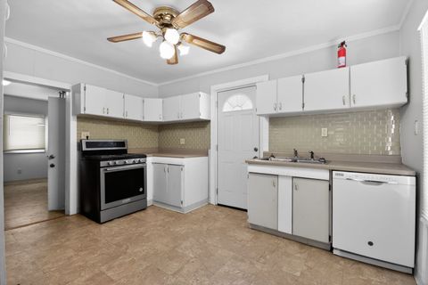 Tiny photo for 1622 E Cornell Avenue, Springfield, IL 62703 (MLS # 12562092)