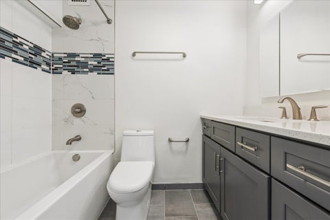 Tiny photo for 5445 N Sheridan Road #3211, Chicago, IL 60640 (MLS # 12747169)