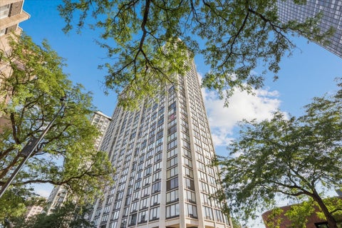 Photo of 5445 N Sheridan Road #3211, Chicago, IL 60640 (MLS # 12747169)