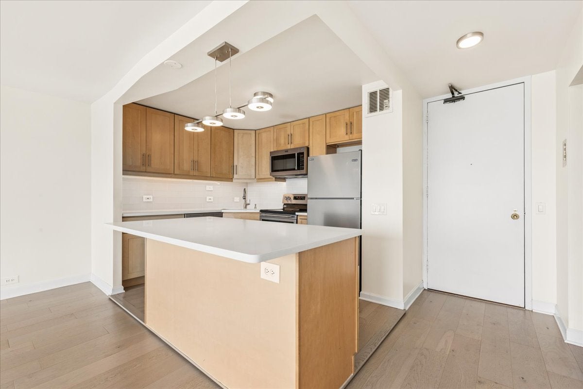 5445 N Sheridan Road 3211