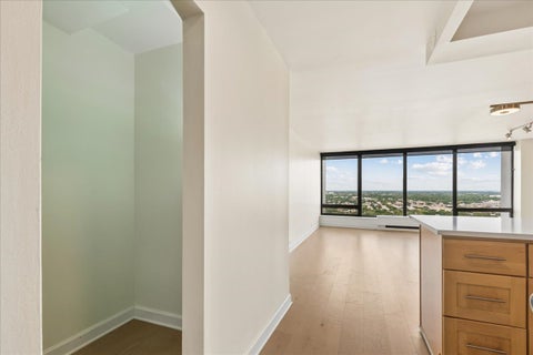 Tiny photo for 5445 N Sheridan Road #3211, Chicago, IL 60640 (MLS # 12747169)