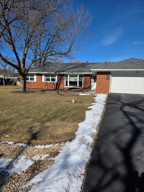 Tiny photo for 19 Pasadena Drive, Oswego, IL 60543 (MLS # 12552225)