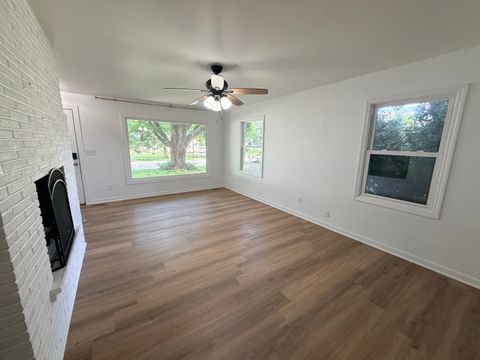Tiny photo for 410 E Abe Street, Plano, IL 60545 (MLS # 12682159)