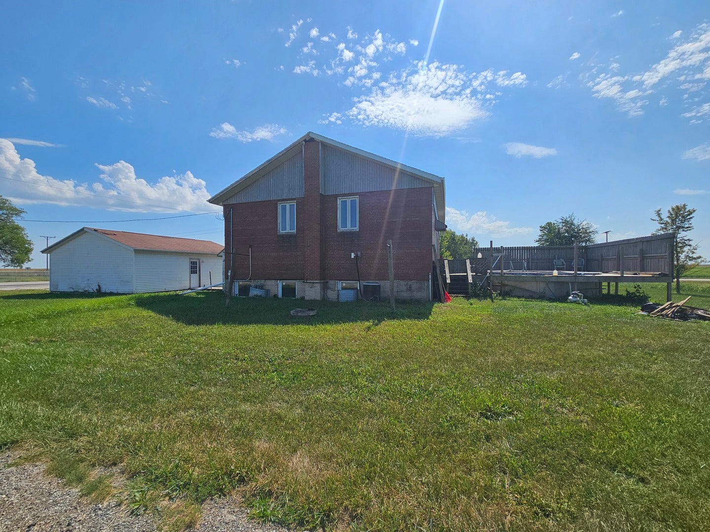 18015 N 2100 East Road