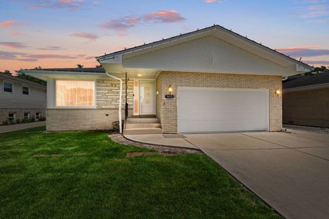 Tiny photo for 8415 N Clifton Avenue, Niles, IL 60714 (MLS # 12645272)